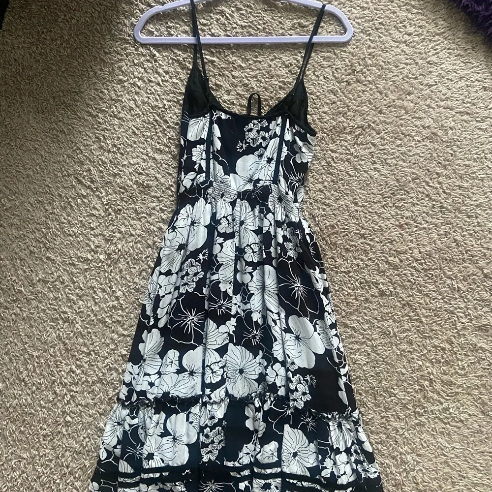 Romy Hibiscus Flower Design Spaghetti Strap Front Tie Dress - Picture 5 of 8